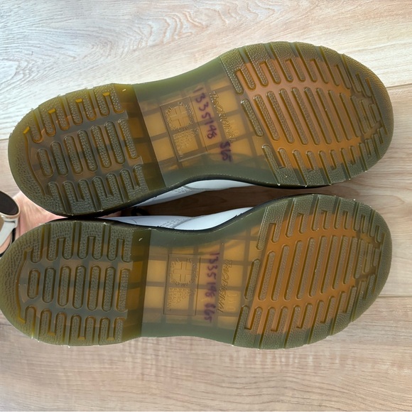 Dr. Martens - Picture 2 of 5